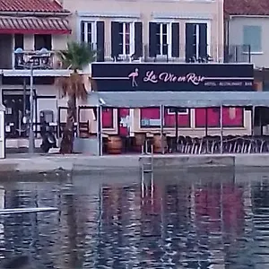 Hotel Hôtel La Vie En Rose avec SPA extérieur collectif gratuit